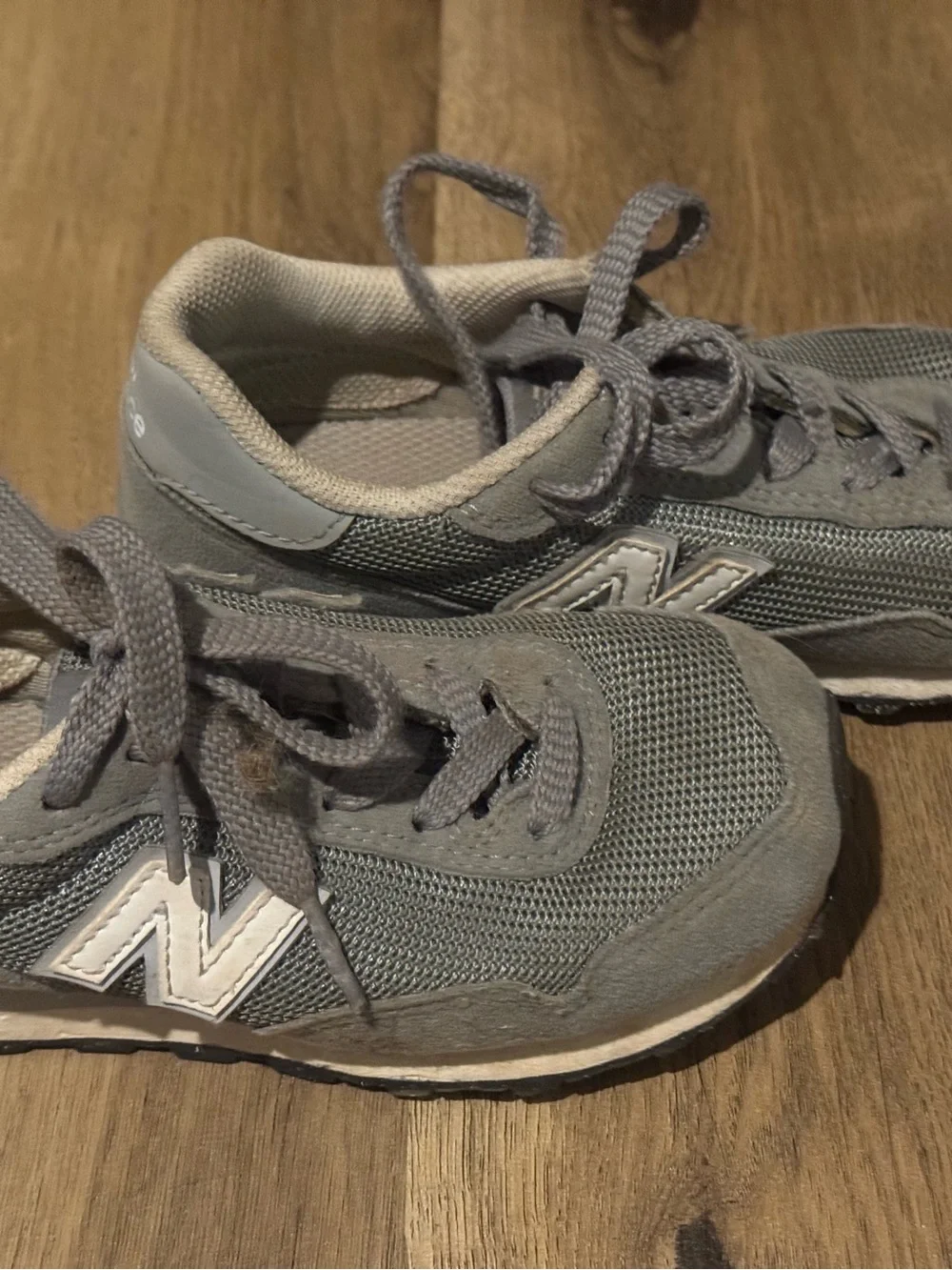 New Balance little boys Gray Mesh & Suede Sneaker